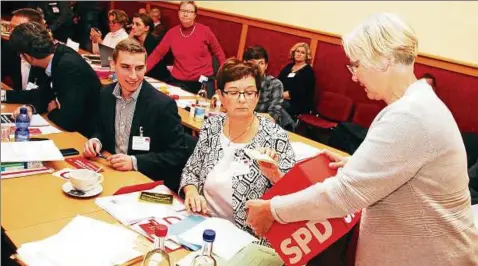  ??  ?? Eine Stimme für die Partei – Thüringens SPD ringt ein Jahr vor der Landtagswa­hl um ein neues Profil. Fotos: Fabian Klaus