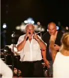  ?? (Photos Luc Boutria) ?? Marcel Campion en chef d’orchestre d’une soirée toujours aussi haute en couleur avec notamment Régine et La Zize comme invitées surprise (photo du haut).