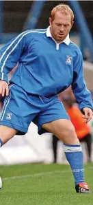  ?? PETER BOLTER ?? Layton Maxwell in action for Cardiff City in 2002