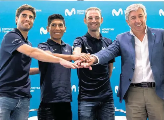  ?? Foto: Rodrigo Jiménez (Efe) ?? Mikel Landa, Nairo Quintana y Alejadro Valverde posan con Eusebio Unzué en el día de ayer.