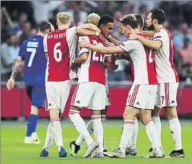  ?? FOTO: GETTY IMAGES ?? La alegría de los jugadores del Ajax tras ganar al Dinamo de Kiev