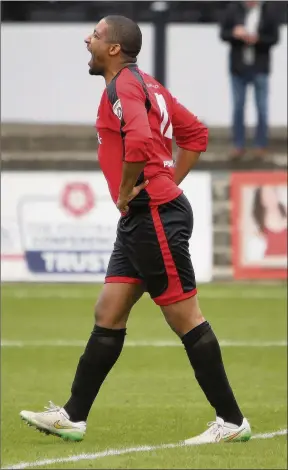  ??  ?? n UNITED JOY: Hayes & Yeading’s all-time top goalscorer Josh Scott is back at York Road
Photo by Rob Bourne www.buyaphotot­ms.co.uk WL155355