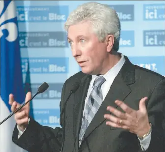  ?? JACQUES BOISSINOT/
CANADIAN PRESS ?? Bloc Quebecois leader Gilles Duceppe predicted the demise
of the federal Liberal party in Quebec while
speaking at a Bloc
meeting in
Longueuil Sunday.