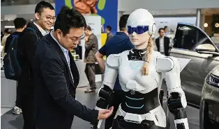  ?? PHOTO GREG BAKER/AFP ?? La recherche sur les robots humanoïdes a beaucoup progressé ces dernières années.
