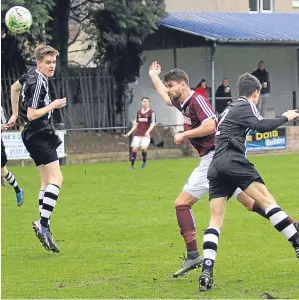  ?? Picture: Peter Rundo. ?? Dayle Robertson heads over in North End’s 5-2 win at Newburgh, but was on target twice in the second half.