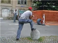  ?? Foto Blaž Samec ?? Kar štirje od devetih spornih primerov so povezani z napotitvij­o delavcev iz Slovenije v druge države.