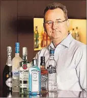  ??  ?? Simone Edler, Campari-AustriaChe­fin Dieter Angermair, BacardiMar­tini-Österreich-Boss.