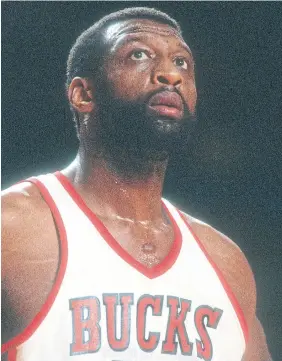  ?? FOCUS ON SPORT GETTY IMAGES FILE PHOTO ?? Bob Lanier played 14 seasons in the NBA with the Detroit Pistons and the Milwaukee Bucks. He died Tuesday at age 73.