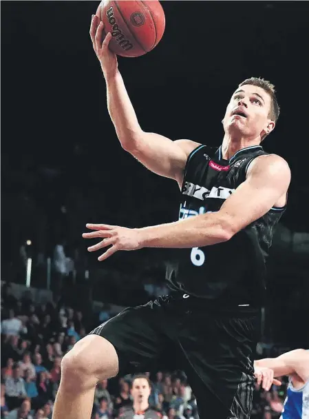  ??  ?? Kirk Penney led the scoring for the Breakers with 27 points in the big win over Adelaide last night.