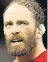  ??  ?? > Alun Wyn Jones