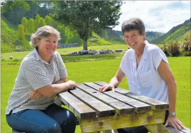  ?? PICTURE / PAUL BROOKS ?? Rural Women’s local branch president Clare Adkins (left) and vice-president Carol Teutscher.