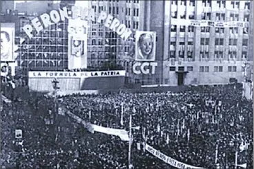  ??  ?? ACTO. Durante las primeras presidenci­as de Perón, la CGT estaba alineada, sin fisuras con el gobierno.