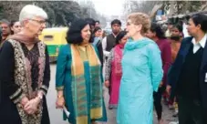  ?? ROBERT BENZIE/TORONTO STAR ?? Ontario Premier Kathleen Wynne and her spouse, Jane Rounthwait­e, left, have been welcomed warmly during the Ontario trade mission to India.