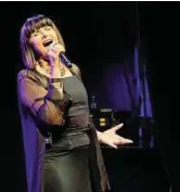  ?? ?? In scena Silvia Mezzanotte (Bologna, 57 anni)