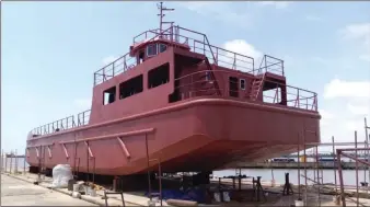  ??  ?? Ongoing constructi­on of a 500 tonnes self-propelled fuel barge at Naval Dockyard, V/I Lagos