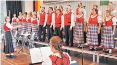  ?? FOTO: STEFAN KÜMMRITZ ?? Der Chor „Entre Rios“aus Brasilien ist von weit her angereist und trat nun in Ulm auf.