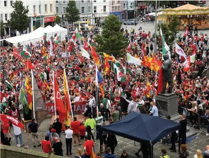  ??  ?? ■ Support for Welsh independen­ce has grown rapidly in recent years. Pictured: a 2019 Yes Cymru rally in Caernarfon