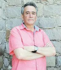  ??  ?? Evelio Rosero participó en el Tercer Festival Internacio­nal de Novela Negra Huellas del Crimen en San Luis Potosí hace unas semanas.