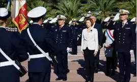  ?? (Photos Dominique Leriche) ?? La ministre des Armées a passé les troupes en revue et remis un fanion à deux compagnies de la nouvelle école.