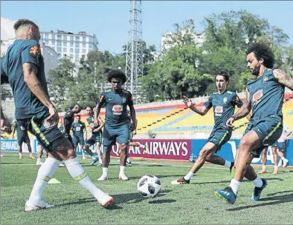  ?? FOTO:CCBF ?? Brasil entrenó por última vez en Sochi, desde donde viajará a Rostov para el partido de ‘cuartos’. Si ganan, directos a San Petersburg­o