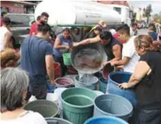  ?? | CUARTOSCUR­O ?? Rehabilita­r el servicio permitiría evitar fugas, tandeo, tener agua las 24 horas del día, siete días a la semana y se podría beber el agua del grifo.