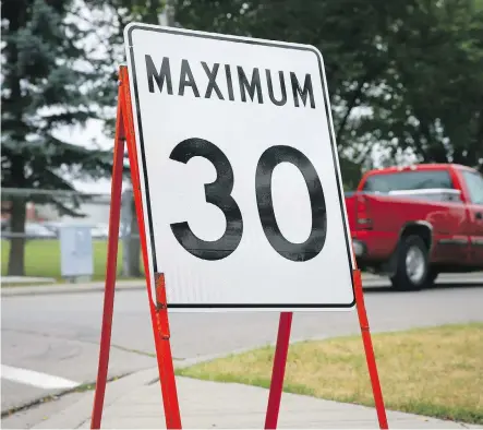  ?? AL CHAREST ?? Council will debate on Tuesday a notice of motion seeking to lower the speed limit on neighbourh­ood streets to 30 km/h.