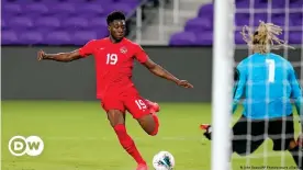  ??  ?? Alphonso Davies is the biggest star on an aspiration­al Canadian men's side