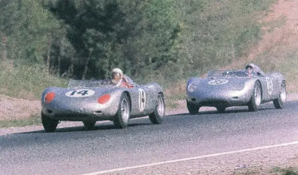  ?? ED MOODY COLLECTION ?? No. 14 Bob Holbert Porsche RS61, No. 39 Ludwig Heimrath Porsche RS60 race their Spyders up the back straight at Mosport, 1963.