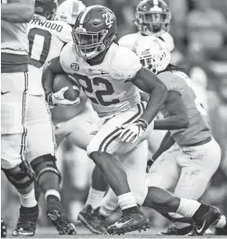  ?? BRYAN LYNN/USA TODAY SPORTS ?? Alabama running back Najee Harris carries against Tennessee on Oct. 20 in Knoxville, Tenn.