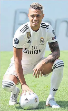  ?? FOTO: AP ?? Mariano, durante su presentaci­ón como jugador del Madrid