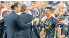  ?? FOTO: REUTERS ?? Bei Cristiano Ronaldo (re.) flossen die Tränen nachdem Schiedsric­hter Felix Brych ihn nach 29 Minuten des Feldes verwiesen hatte.