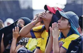  ?? API ?? kCientos de hinchas se concentrar­on en la explanada del estadio Alberto Spencer.