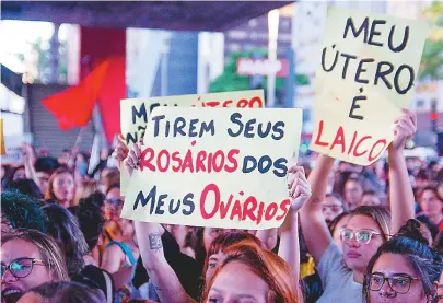  ??  ?? Houve manifestos na Av. Paulista (foto), em São Paulo, no Rio de Janeiro e em Belo Horizonte
