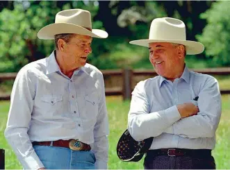  ?? ?? Dans son amitié avec le président américain Ronald Reagan et l’Occident, Mikhaïl Gorbatchev a fait preuve d’une grande naïveté