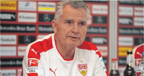  ?? ARCHIVFOTO: IMAGO/SPORTFOTO RUDEL ?? Wolfgang Dietrich, Präsident des VfB Stuttgart, kommt am 11. Mai nach Ehingen zu einer Gesprächsr­unde mit Fans.