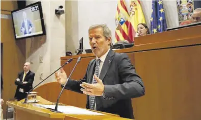  ?? ÁNGEL DE CASTRO ?? El coordinado­r de Ciudadanos en Aragón y portavoz parlamenta­rio, Daniel Pérez, interviene en el debate.