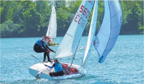  ?? FOTO: PRIVAT ?? Sonne und pralle Segel: beste Bedingunge­n herrschten für die Laupheimer Segelsport­ler auf dem See.