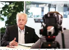  ??  ?? Rudolf Hundstorfe­r im Interview zum Thema Sport in Österreich