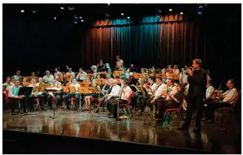  ??  ?? L’orchestre départemen­tal d’harmonie des Yvelines répète cette saison à l’espace Louis-armand de Carrières-sous-poissy. ©Malik Chaib