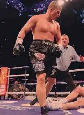  ??  ?? ALEXANDER POVETKIN (RUS, 38 ANNI)ALTEZZA E PESO: 1.88 per 104 kg TITOLI: già campione Wba dal 2011 al 2013 RECORD: 34 vittorie (24 k.o.), una sconfitta PROSSIMO MATCH: contro Joshua il 22 settembre