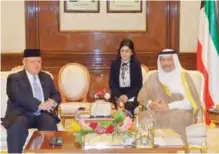  ??  ?? His Highness the Prime Minister Sheikh Jaber Al-Mubarak Al-Hamad Al-Sabah meets with Brunei’s Minister of Foreign Affairs and Trade Lim Jock Seng.