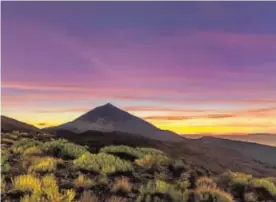  ?? ABC ?? La sombra del Teide se proyecta sobre las islas vecinas