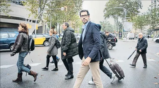  ?? ANA JIMÉNEZ ?? Juan Galiardo, director de Uber en España, fotografia­do el pasado jueves en la Diagonal de Barcelona