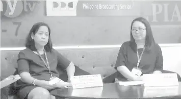  ?? CARLO S. LORENCIANA ?? (L-R) Evelyn Garso, SEC-Cebu OIC for registrati­on of lending and financing companies and Lindeza Gavino, SEC-Cebu director called the attention of more than 200 lending firms in Central Visayas and Eastern Visayas to secure a license to operate.