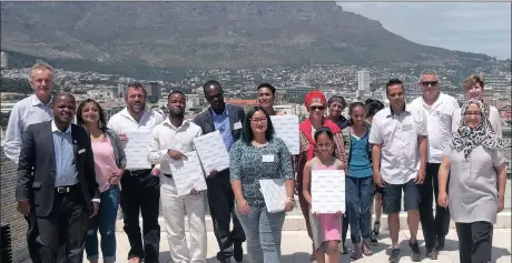  ?? Picture: IAN LANDSBERG ?? VISIONARIE­S: Cape Times Innovation Awards finalists with judges and organisers.