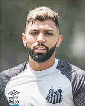  ?? IVAN STORTI / SANTOS FC ?? Artilheiro do Brasileirã­o pelo Santos, Gabigol ainda está na mira