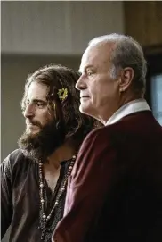  ?? ANDERSON/LIONSGATE/TNS DAN ?? Jonathan Roumie (left) as Lonnie Frisbee and Kelsey Grammer as Chuck Smith in “Jesus Revolution.”