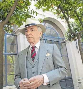  ?? MARCELLO MENCARINI/LEEMAGE ?? El detrás de escena siempre atrajo a Talese, que terminó escribiend­o sobre un hotel alojamient­o.