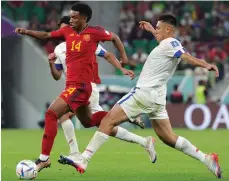  ?? /EFE. ?? Alejandro Balde (14) se convirtió en el primer jugador dominicano que juega en una Copa del Mundo.