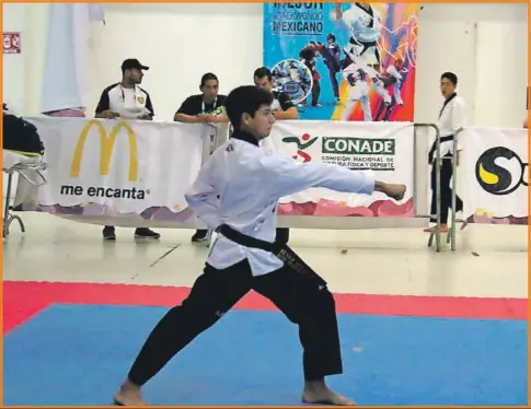  ??  ?? Bryan Dzib Márquez rumbo a la Selección Nacional de Taekwondo en la modalidad de Poomsae